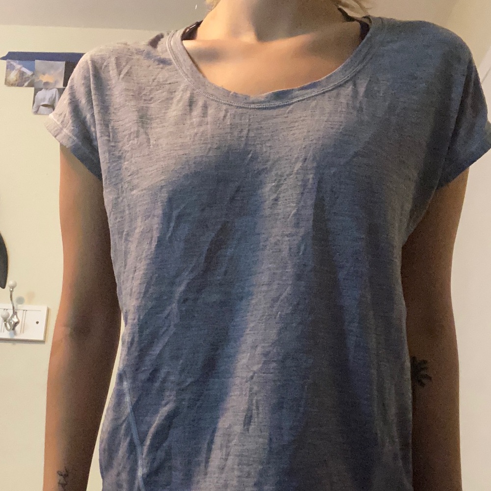 Lululemon shirt with cut out back